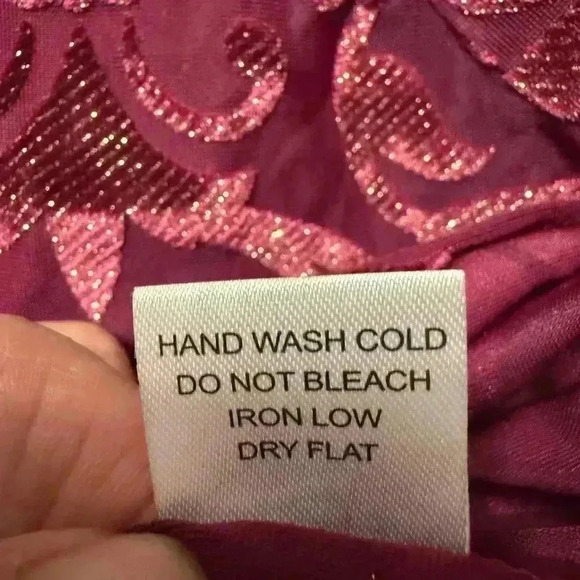 Iris dress with long sleeves in burgundy with raised pattern velvet touch Large - Picture 7 of 13